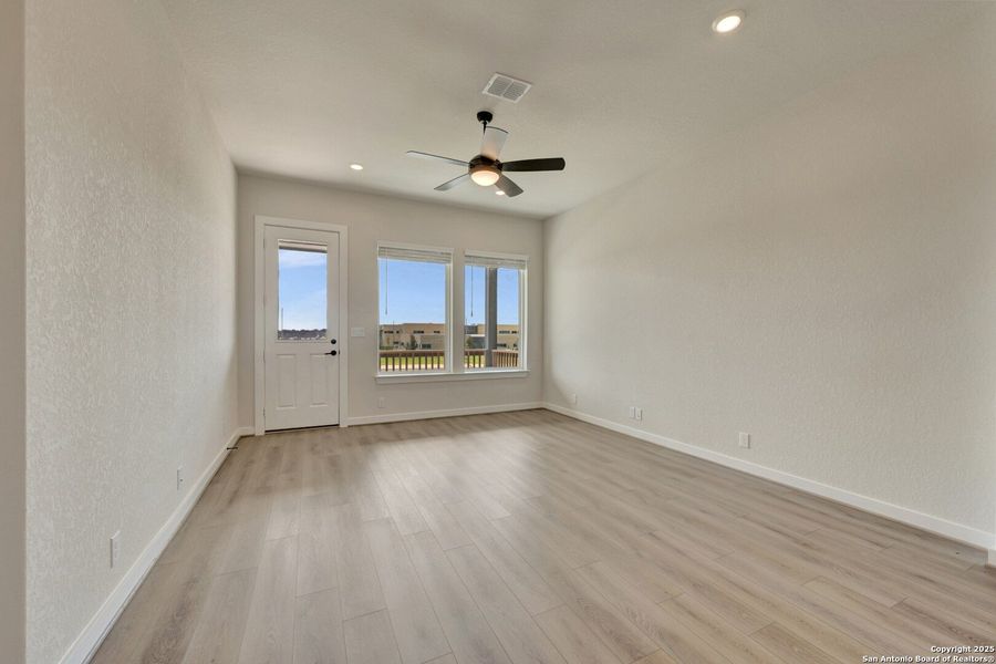 Spacious, unfurnished interior of a new home in , New Braunfels (Image 29). Spacious, unfurnished interior of a new home in , New Braunfels (Image 29).