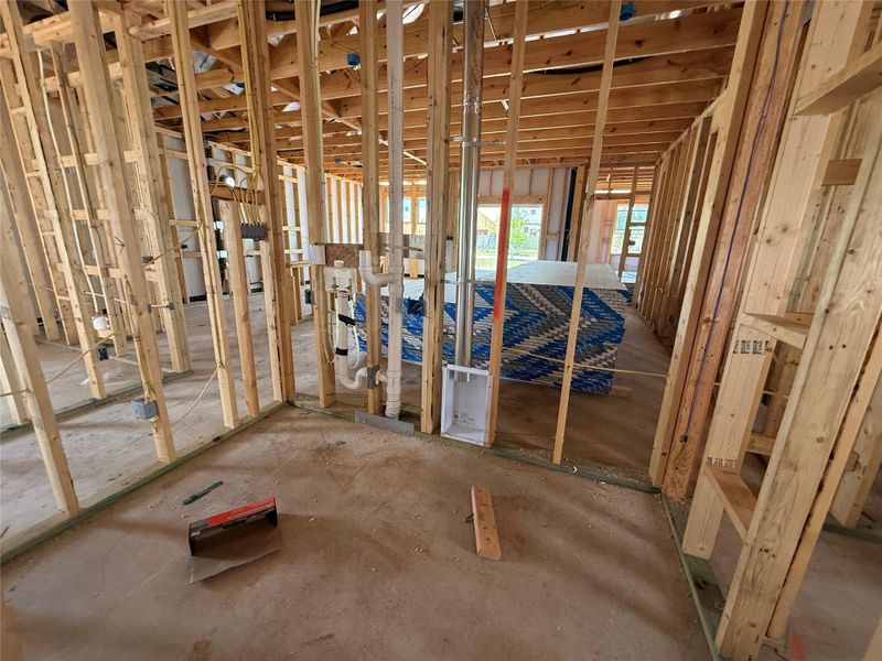 Spacious, unfurnished interior of a new home in Berry Creek Highlands, Georgetown (Image 24).