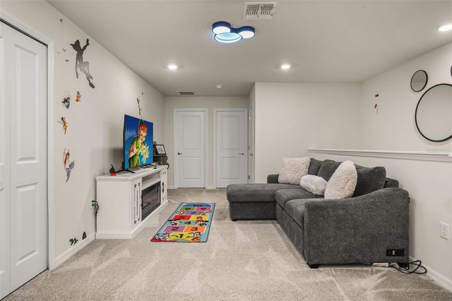 Furnished interior view inside a new home in , Clermont (Image 11).