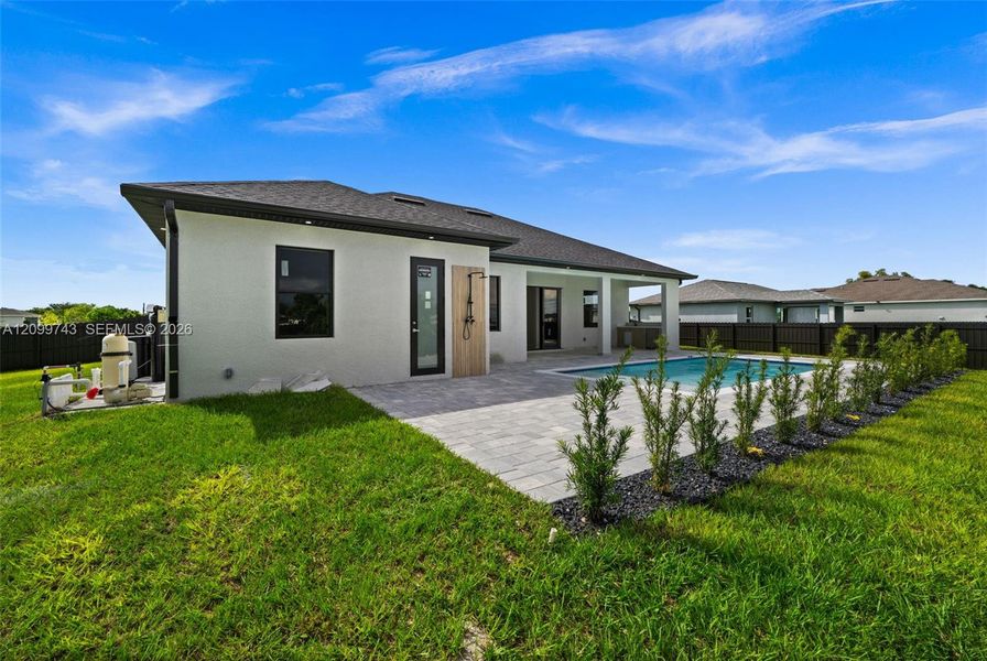 Exterior details and patio area of a home in , Cape Coral (Image 4).