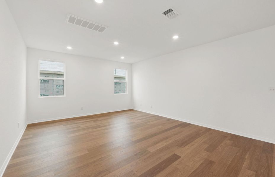 Spacious, unfurnished interior of a new home in Larson Crossing, Elgin (Image 14).
