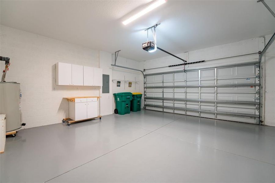 Spacious, unfurnished interior of a new home in , Port Charlotte (Image 16).