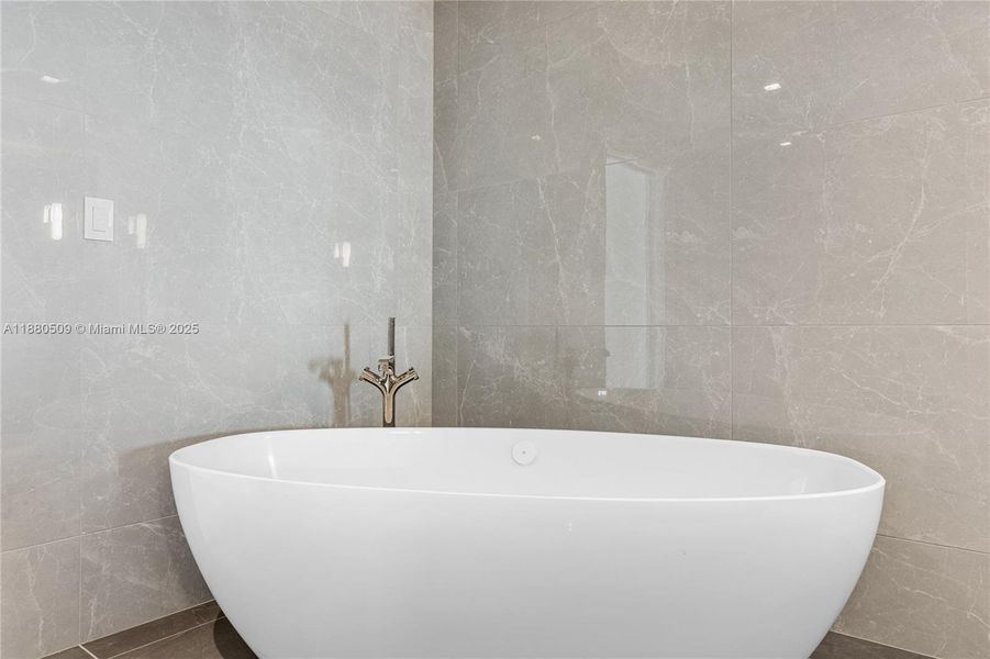 Image 75 of a home in .