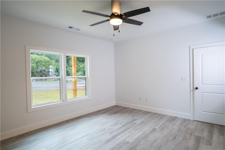 Spacious, unfurnished interior of a new home in , Hartwell (Image 24).