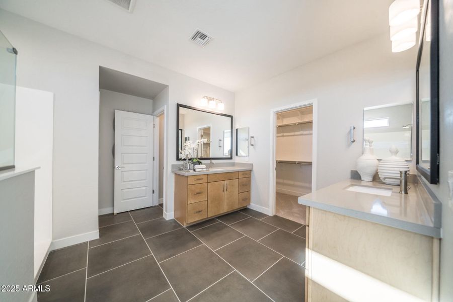 7921 E. Raleigh Avenue 7921 E. Raleigh Avenue