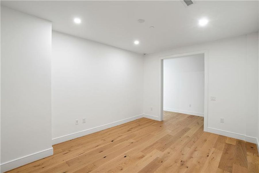 Spacious, unfurnished interior of a new home in The Dillon Buckhead, Atlanta (Image 39).