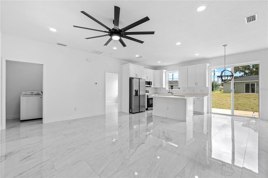 Spacious, unfurnished interior of a new home in , Dunnellon (Image 14).
