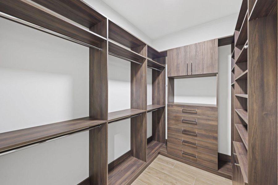 Aspen Model Closet