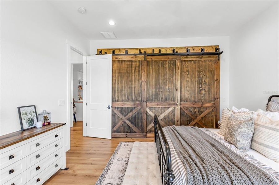 Furnished interior view inside a new home in , Arcadia (Image 63).
