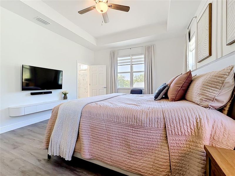 Furnished interior view inside a new home in , Dunnellon (Image 36).