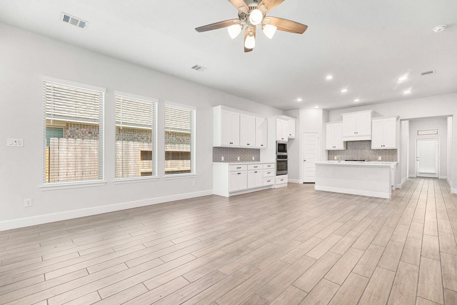 Spacious, unfurnished interior of a new home in The Grand Prairie, Hockley (Image 27).