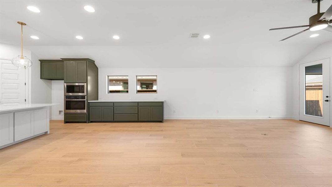 Spacious, unfurnished interior of a new home in Cambridge Crossing, Celina (Image 17).