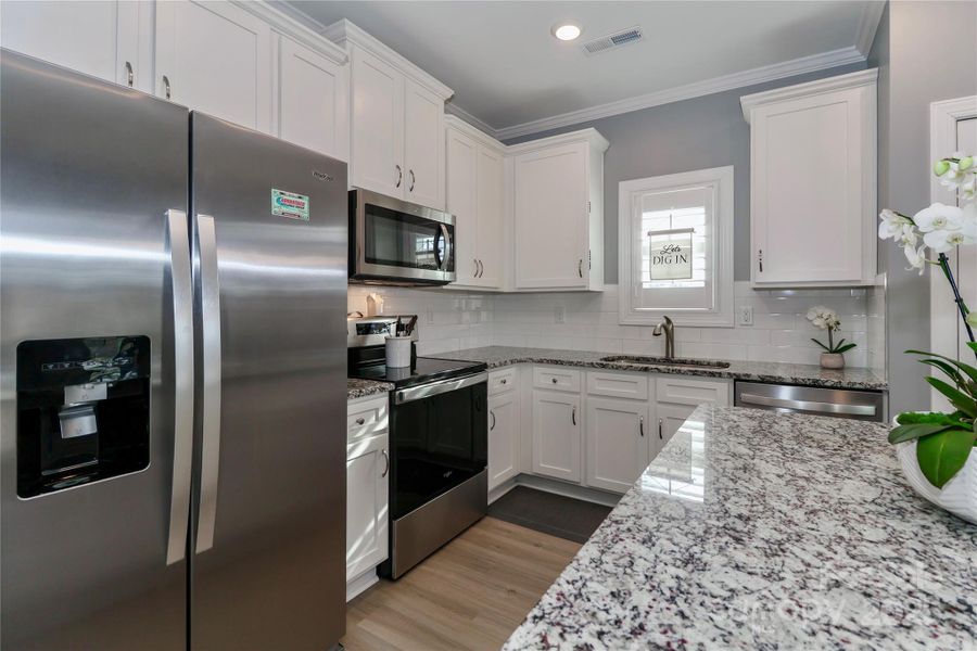 Furnished interior view inside a new home in Colonial Crossing, Troutman (Image 19). Furnished interior view inside a new home in Colonial Crossing, Troutman (Image 19).