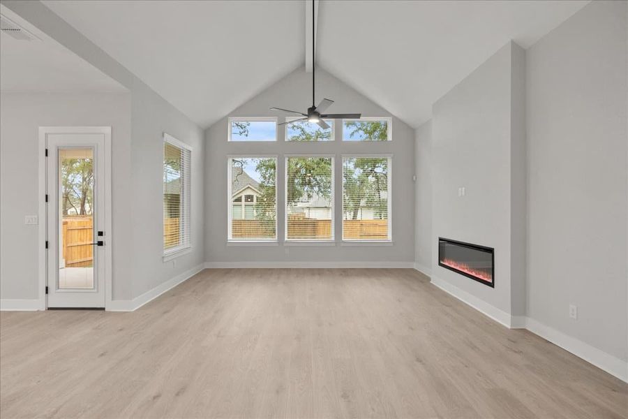 Spacious, unfurnished interior of a new home in 6 Creeks, Kyle (Image 19). Spacious, unfurnished interior of a new home in 6 Creeks, Kyle (Image 19).