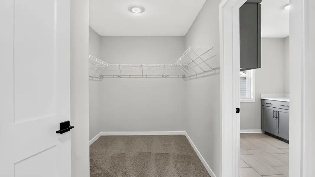 Spacious, unfurnished interior of a new home in Cottonwood Ridge, Piedmont (Image 44).