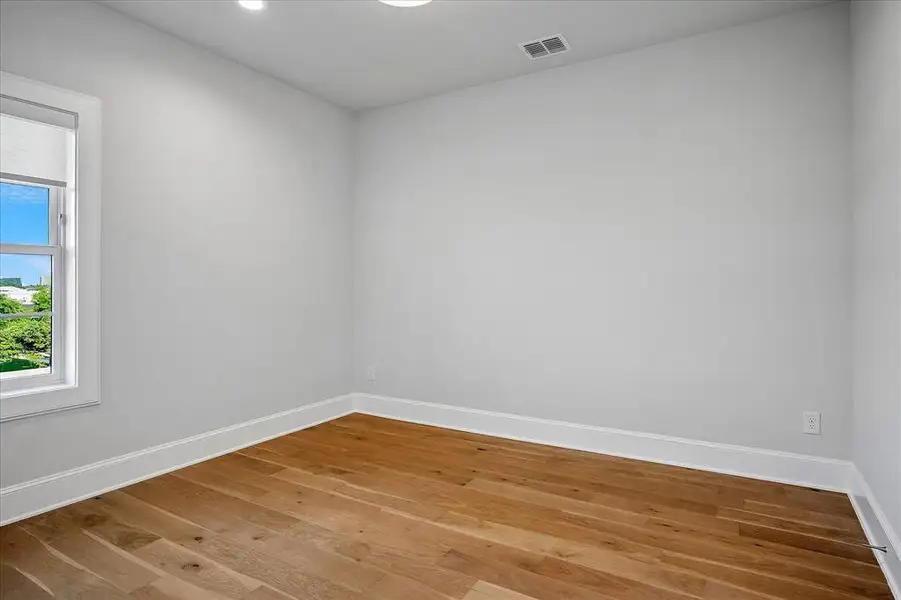 Spacious, unfurnished interior of a new home in , Addison (Image 27).