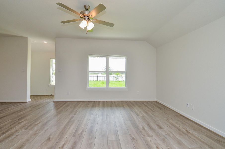 Spacious, unfurnished interior of a new home in Sunterra, Katy (Image 17).