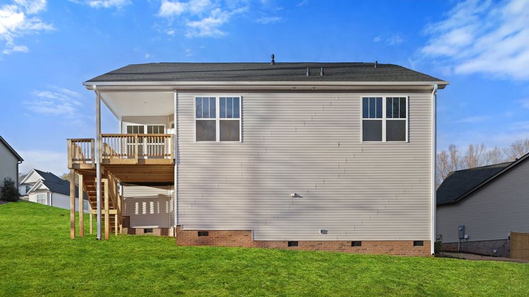 Exterior details and patio area of a home in Shady Grove, Wellford (Image 3).