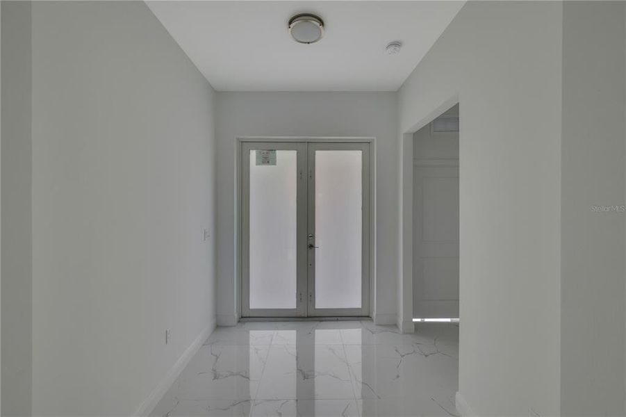 Spacious, unfurnished interior of a new home in , Rotonda West (Image 30).