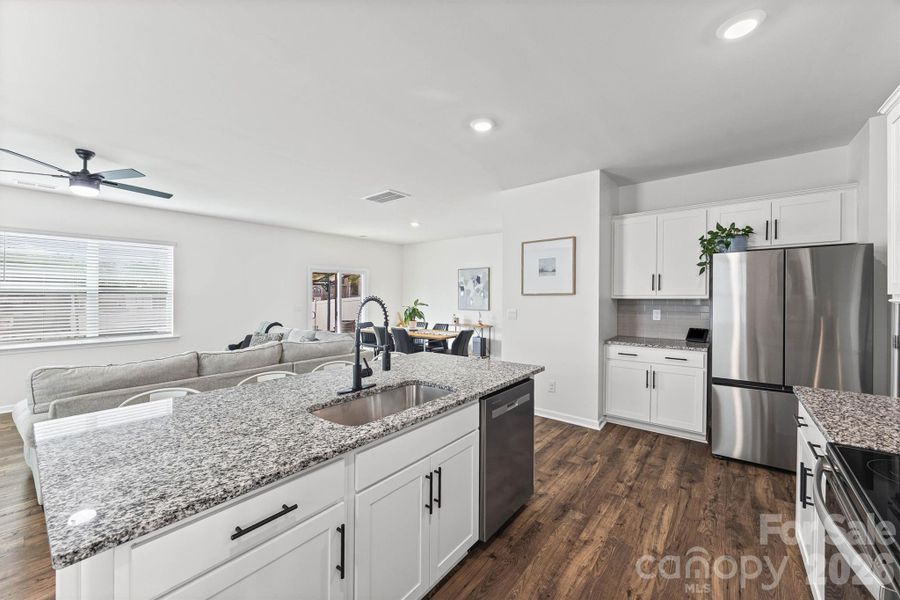 Furnished interior view inside a new home in Fergus Crossing, York (Image 24).