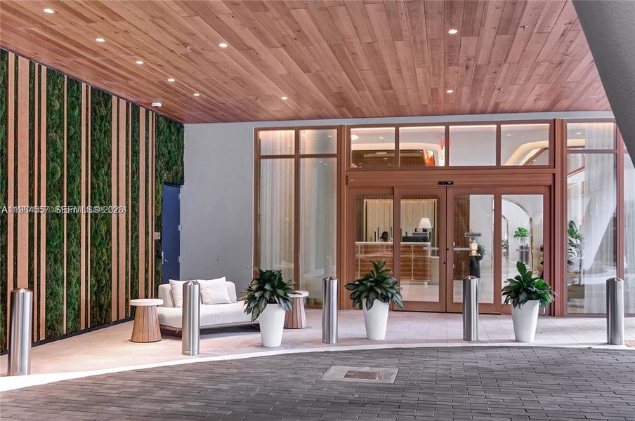 Community amenities in Mr. C Residences, Miami (Image 14).