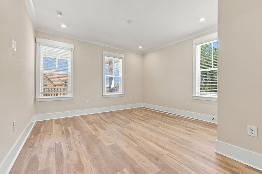 Representative unfurnished interior of a home built from the Laurel by Pulte Homes in SayeBrook, Myrtle Beach (Image 17).