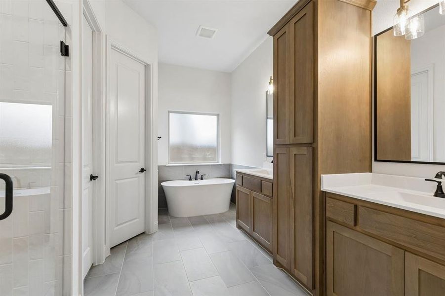 Furnished interior view inside a new home in Timberbrook, Justin (Image 10).