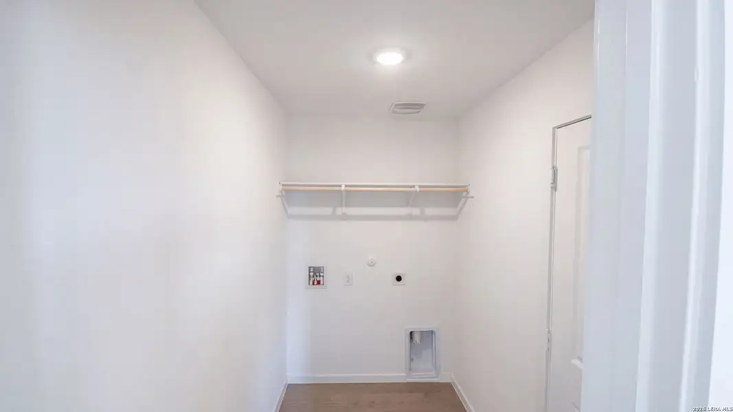 Spacious, unfurnished interior of a new home in Landon Ridge, San Antonio (Image 40).