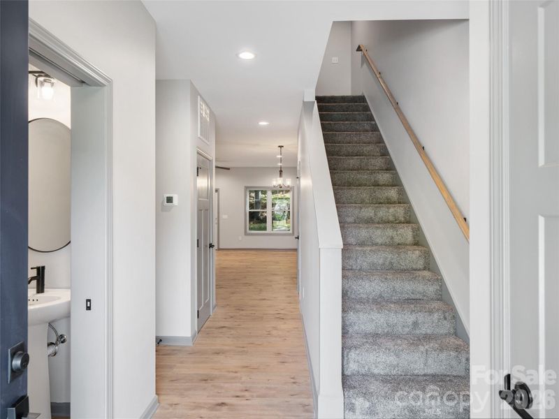 Spacious, unfurnished interior of a new home in , Burnsville (Image 10).