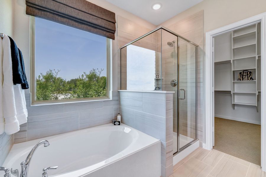 Plan 1523 Primary Bath Representative Image