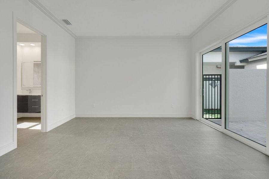 Representative unfurnished interior of a home built from the Courtyard 50 3BR by ABD Development in Hampton Green at Providence, Davenport (Image 24).