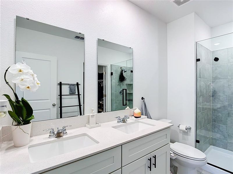 Furnished interior view inside a new home in , Kissimmee (Image 11).