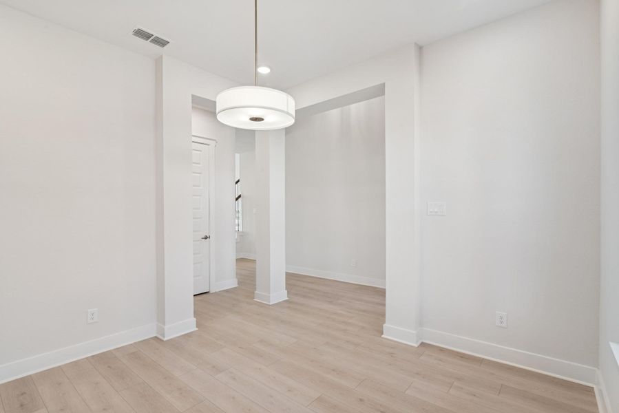 Spacious, unfurnished interior of a new home in ARTAVIA 50' Homesites, Conroe (Image 23).