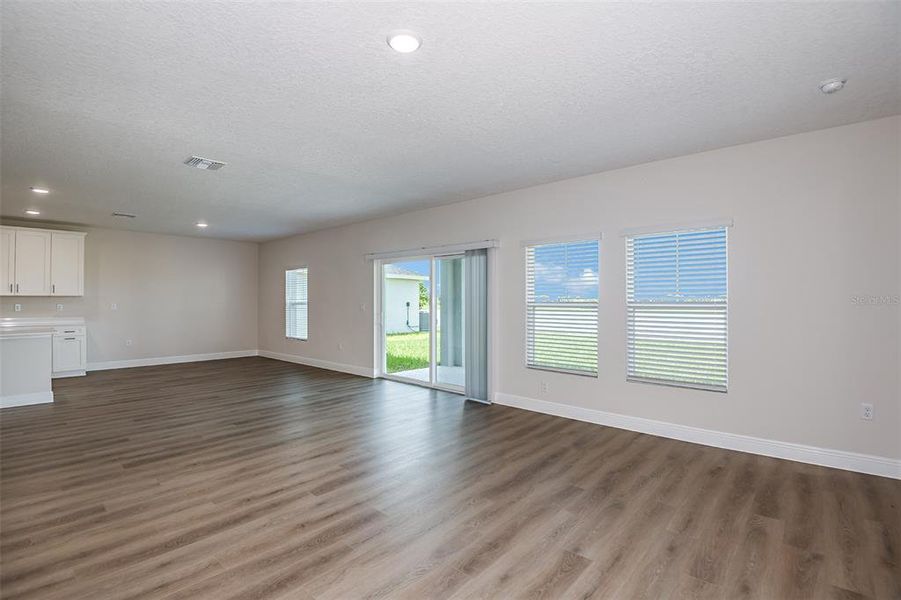 Spacious, unfurnished interior of a new home in Pasadena Landing, Wesley Chapel (Image 16). Spacious, unfurnished interior of a new home in Pasadena Landing, Wesley Chapel (Image 16).