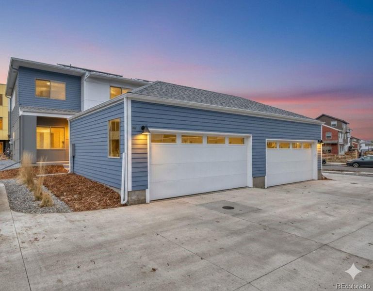 2-car Detached Garage