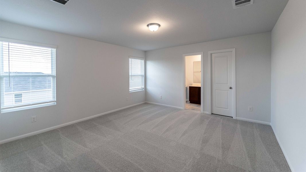 Spacious, unfurnished interior of a new home in Paramount, Kyle (Image 23).