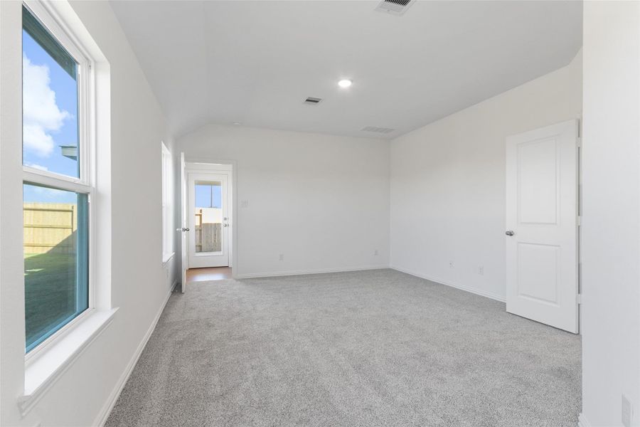 Spacious, unfurnished interior of a new home in Oakwood Estates, Waller (Image 27). Spacious, unfurnished interior of a new home in Oakwood Estates, Waller (Image 27).