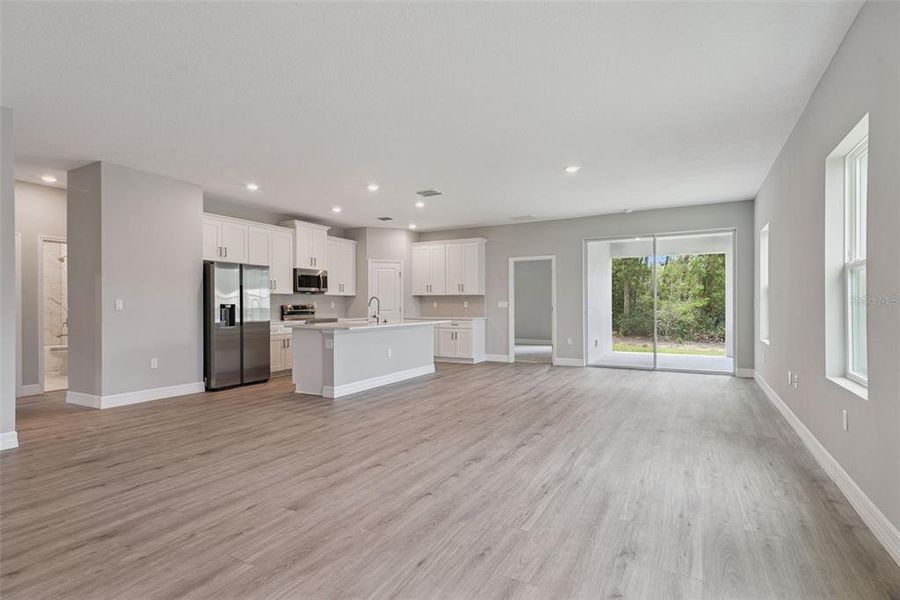 Spacious, unfurnished interior of a new home in , Ocala (Image 16).