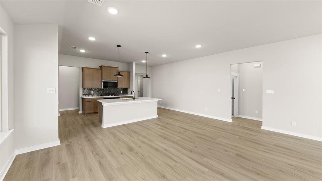 13. 1203 Cider Mill - Dining (2)