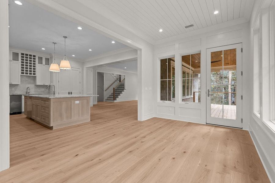 Spacious, unfurnished interior of a new home in , Seabrook Island (Image 27).