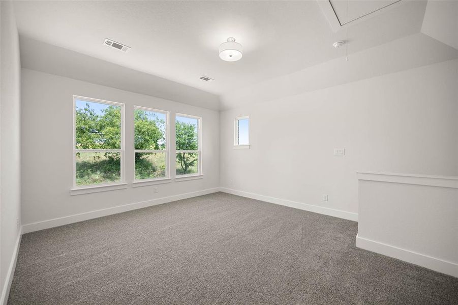 Spacious, unfurnished interior of a new home in Woodland Lakes, Weatherford (Image 14). Spacious, unfurnished interior of a new home in Woodland Lakes, Weatherford (Image 14).