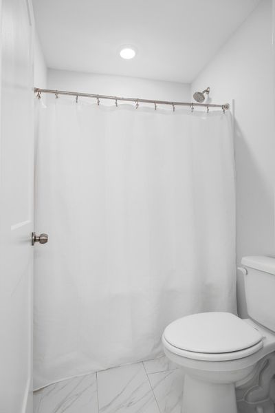 Furnished interior view inside a new home in , Wando (Image 31).