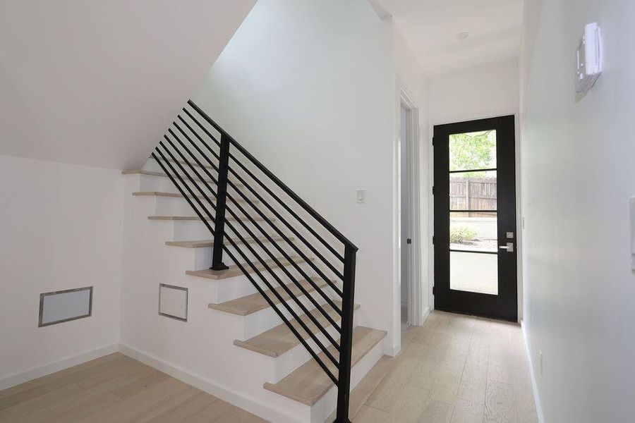 Spacious, unfurnished interior of a new home in , Scottdale (Image 23).