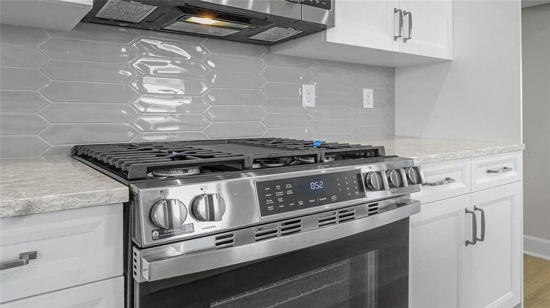 Close-up of interior finishes inside a home in Cresswind at Hammock Oaks, Lady Lake (Image 35).
