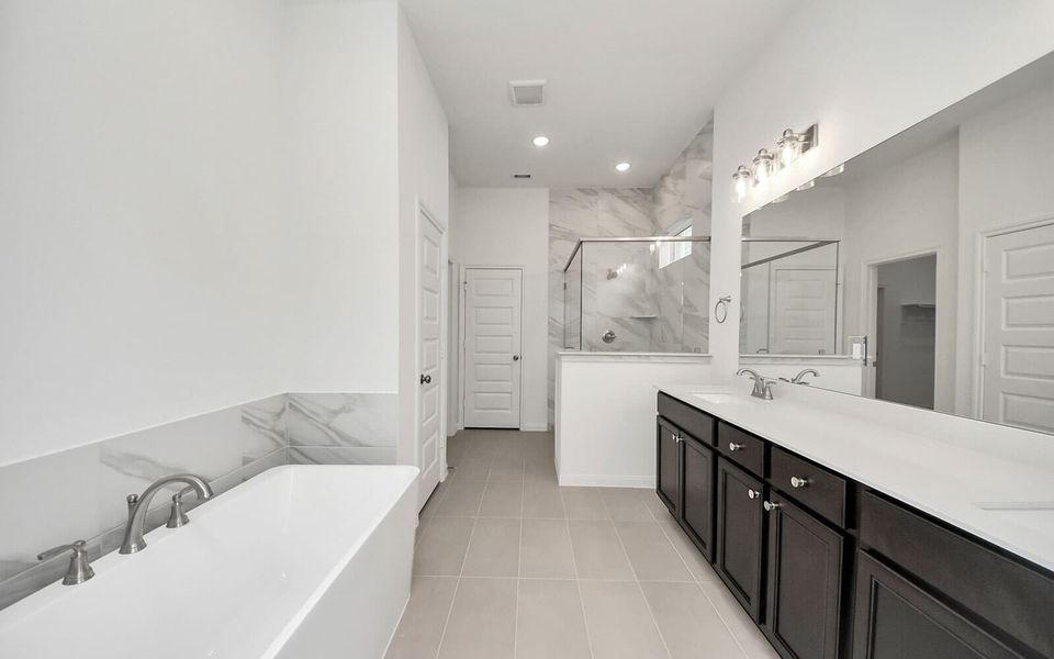 Representative furnished interior of a home built from the Knox by Brookfield Residential in 50' Traditional Homes at Elyson, Katy (Image 4).