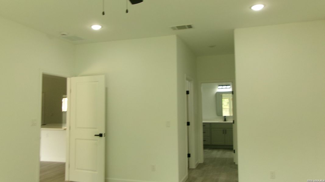 Spacious, unfurnished interior of a new home in , Fischer (Image 15).