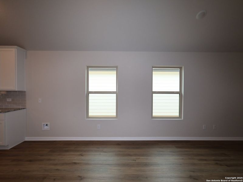 Spacious, unfurnished interior of a new home in Winding Brook, San Antonio (Image 18).