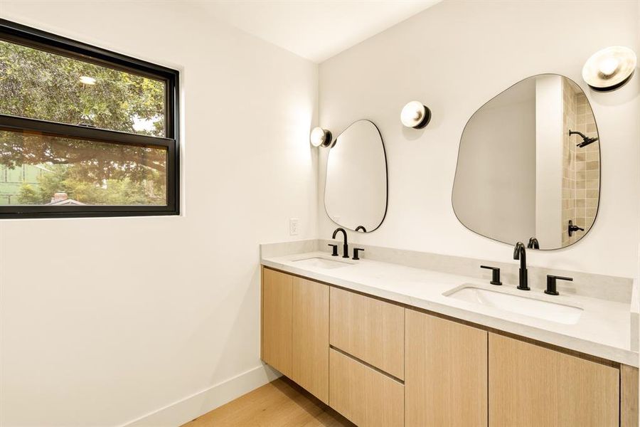 Furnished interior view inside a new home in , Dallas (Image 9).