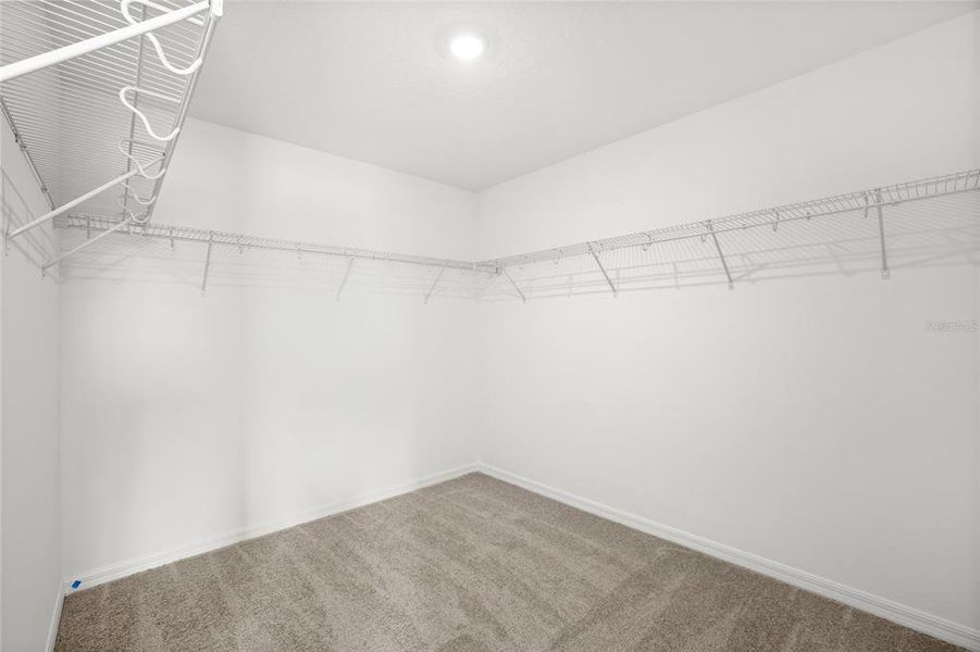 Spacious, unfurnished interior of a new home in , Kissimmee (Image 35).