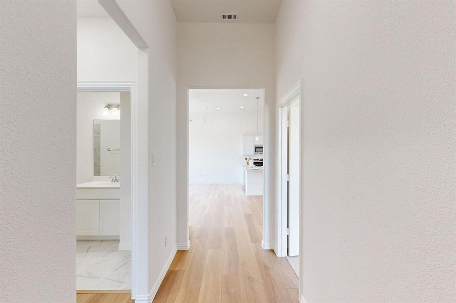 Spacious, unfurnished interior of a new home in Tarrytown, Crowley (Image 23).